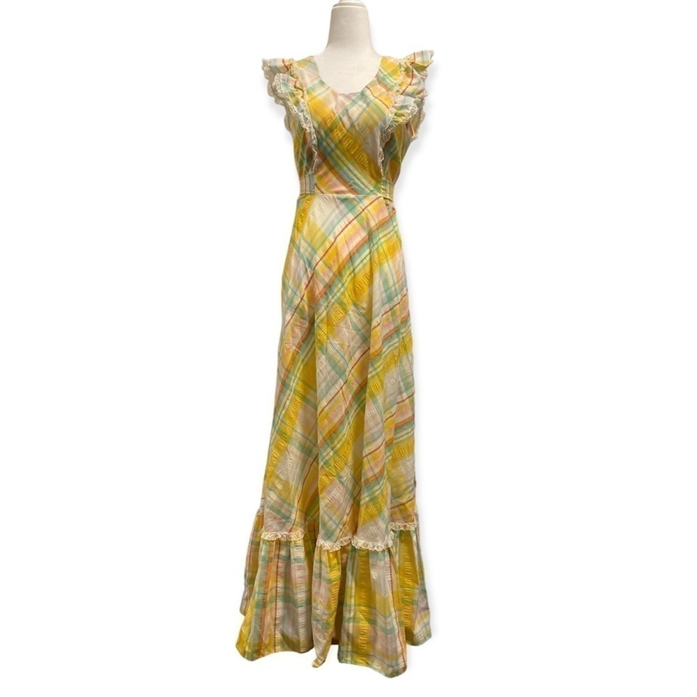 Le Voy’s vintage 60’s/70’s plaid prairie dress